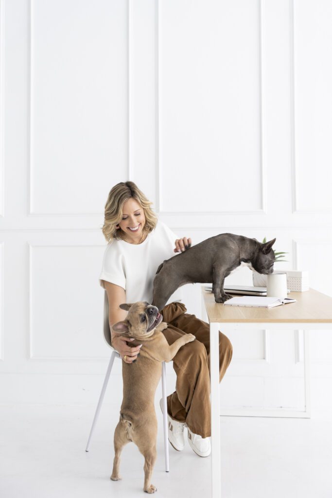 Author Kaylin Bergeson Lavender and Latte Orlando Brand Session