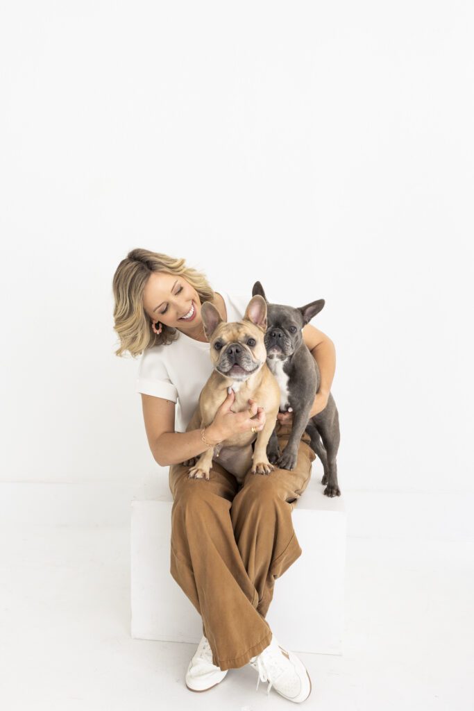 Author Kaylin Bergeson Lavender and Latte Orlando Brand Session